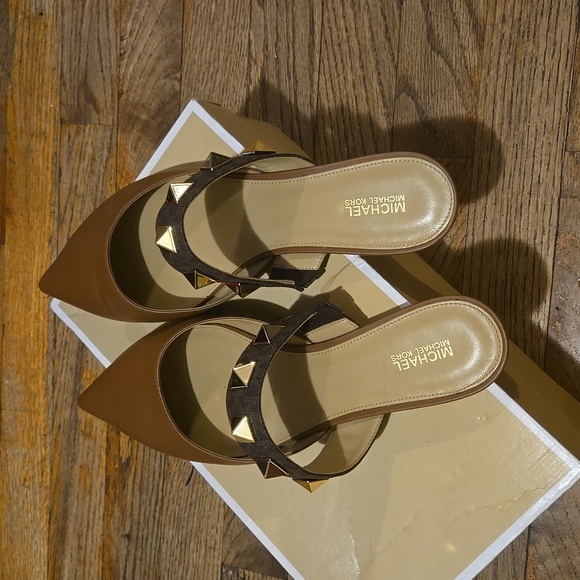 Michael Kors Flats - Picture 2 of 8